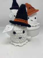 Chrocheted Ghost with Hats